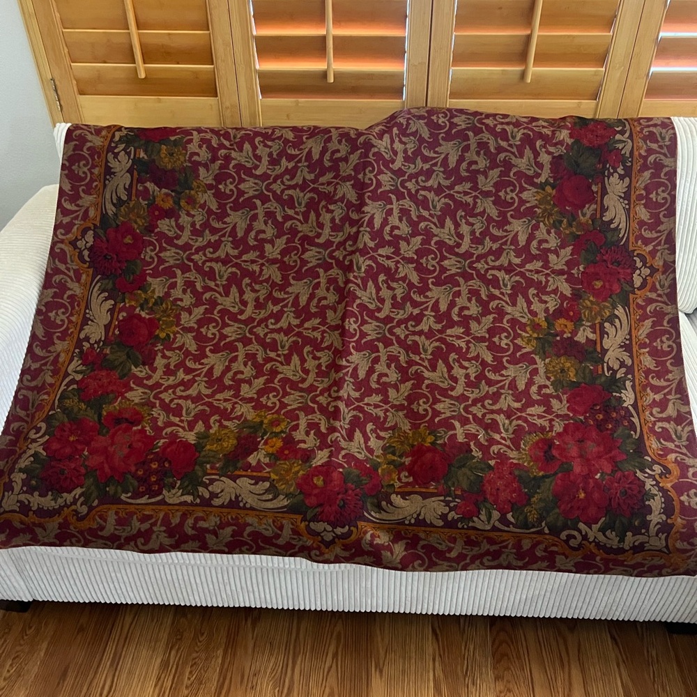 Elegant Floral Wool Scarf